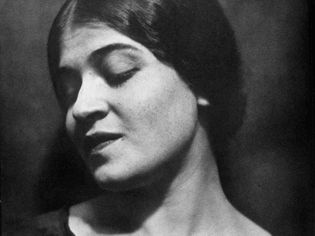  Great photographers by great photographersTina Modotti by Edward Weston, 1924"It was very much a teacher-pupil relationship at the beginning. And very quickly, Modotti took her own way & her own vision."- Margaret Hooks