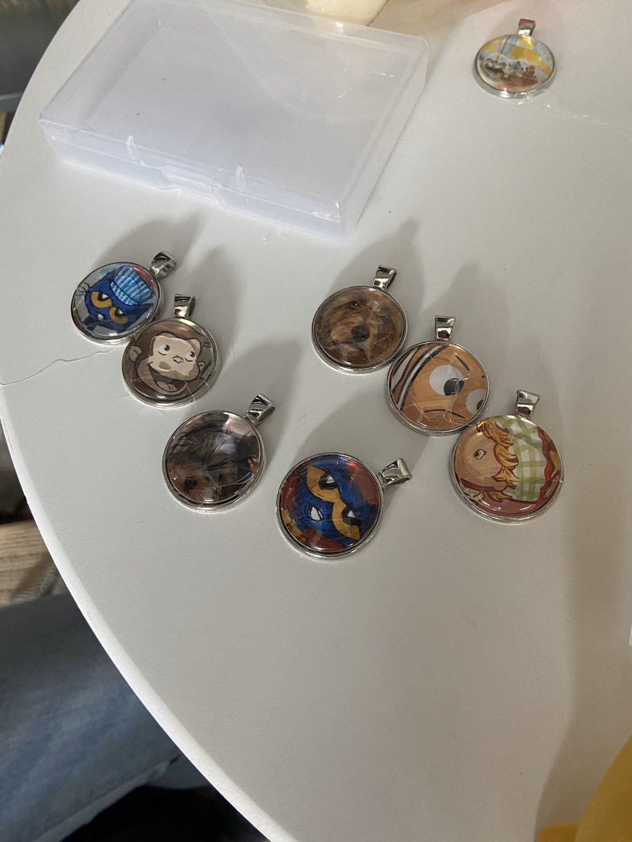 CrestviewLib's tweet image. Conducting business as usual! #marketdayprep