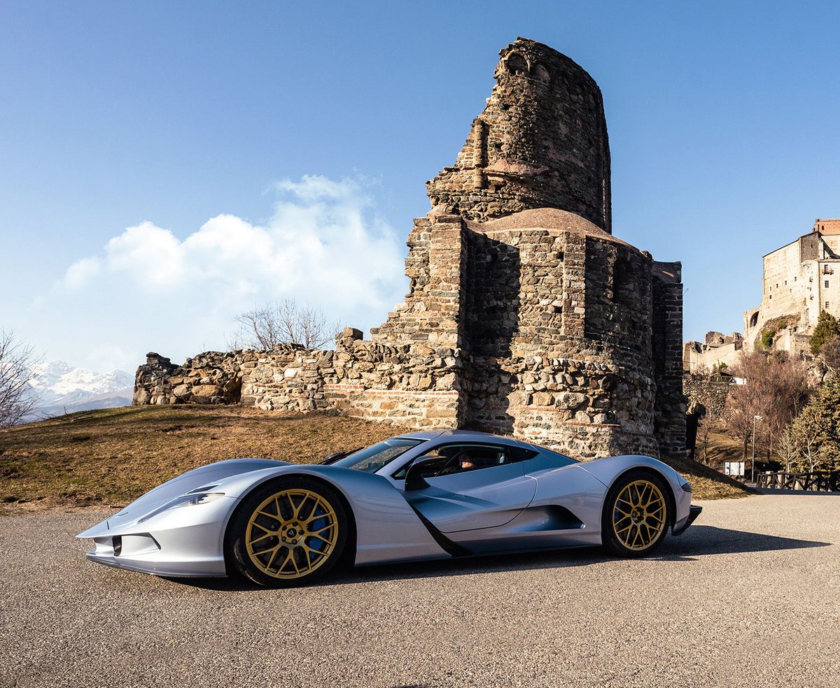 SalonPriveUK's tweet image. Ever wondered what the fastest accelerating car in the world looks like? 0-60 mph in 1.69 seconds. Meet the @AsparkOwl is now available for the road. Read more: bit.ly/2W5iqnB #Asparkowl #Aspark