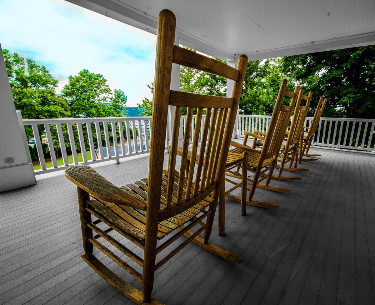 Westglow is one of those rare mountain locations where you can experience a mountain sunrise on the east portico and the glow of the west portico. Our rocking chairs call you to enjoy your morning while reading the news, checking email, or just letting the day slowly unfold.