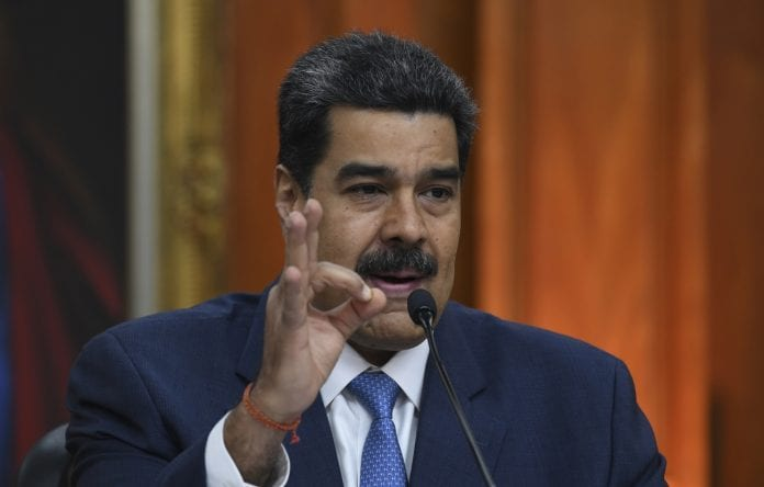 ElNacionalWeb's tweet photo. #ENPolítica Régimen suspende por un mes los vuelos provenientes de Europa y Colombia por el coronavirus https://t.co/HCJFr2oWl2  https://t.co/zpfcKmHGVK