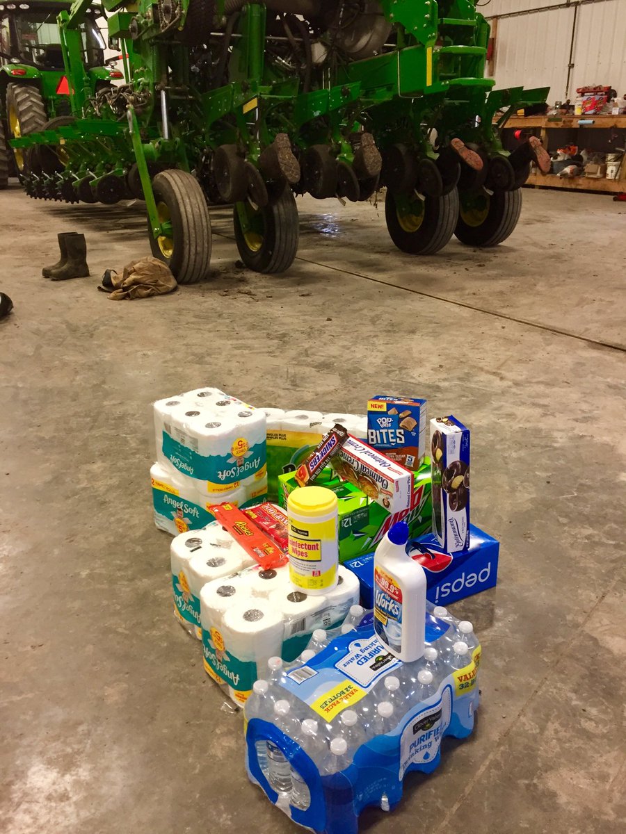 Jaminring's tweet photo. Will trade for an S780 or 40 acres. Don’t lowball me I know what it’s worth. https://t.co/ctlJ5YJqTD