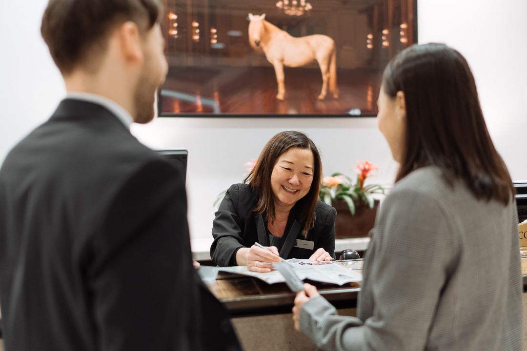 Whether you're in to the great outdoors, city life, entertainment, food, and everything in between, our expert concierge team has a comprehensive list of recommendations for any type of traveller.

Connect with us today:
fairmont.com/hotel-vancouve…