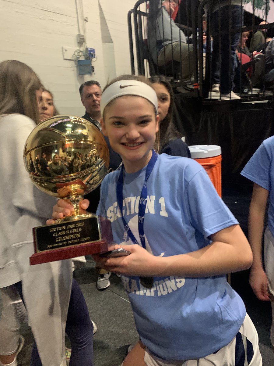 This girl scored her 1000th point in an empty gym. Let’s make some noise on Twitter for @arianna_stock !!! Congratulations 🏀 @PvVarsity @PV_SUPERFANS @CharStock5 @lohud @DirectRays @lohudinsider @ski626 https://t.co/YkAvKpu1vI