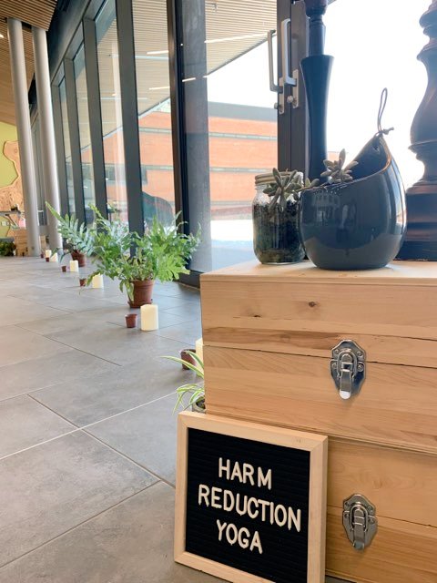 AlgonquinSS's tweet photo. The #ACUmbrellaProject is hosting a free Harm Reduction Yoga class in Nawapon (1st Floor, DARE District) from now until 2pm, with live music from one of the AC Hub's Student Navigators! ☂️🙏 https://t.co/ajBaQlPNoa