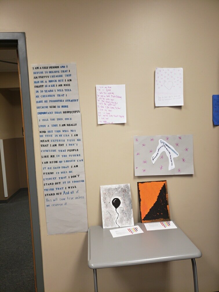 teach_fly's tweet photo. Exciting Poetry Slam and artistic representation at Claire Learning Center @olatheschools @YeagerBrent #bigthree https://t.co/QCaSaMMxp4