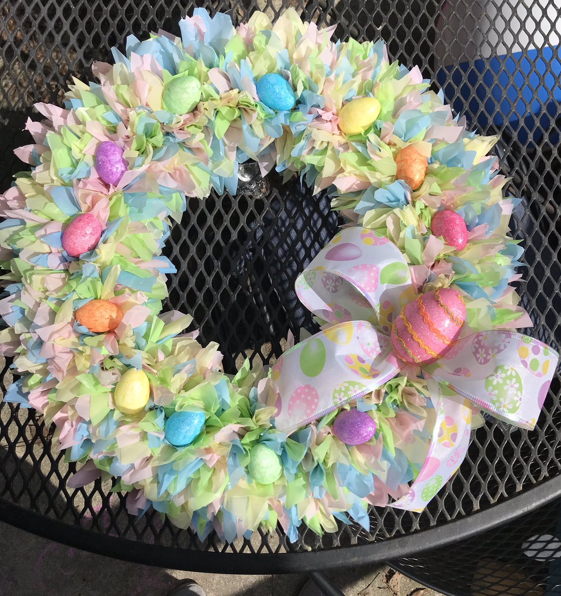 Tamara23Brown's tweet photo. My first time making a table cloth wreath. I love how it turned out and canโt wait until Easter. ๐ฃโค๏ธ๐ฐ๐ฅ@Janebbakes @valstones @cher @MNightShyamalan @chefanneburrell @carlahall #easter #wreaths #DIY #crafts @kristenschaaled @ChefAZimmerman #LoudounCounty #HamiltonVa https://t.co/abmkwKsTtP