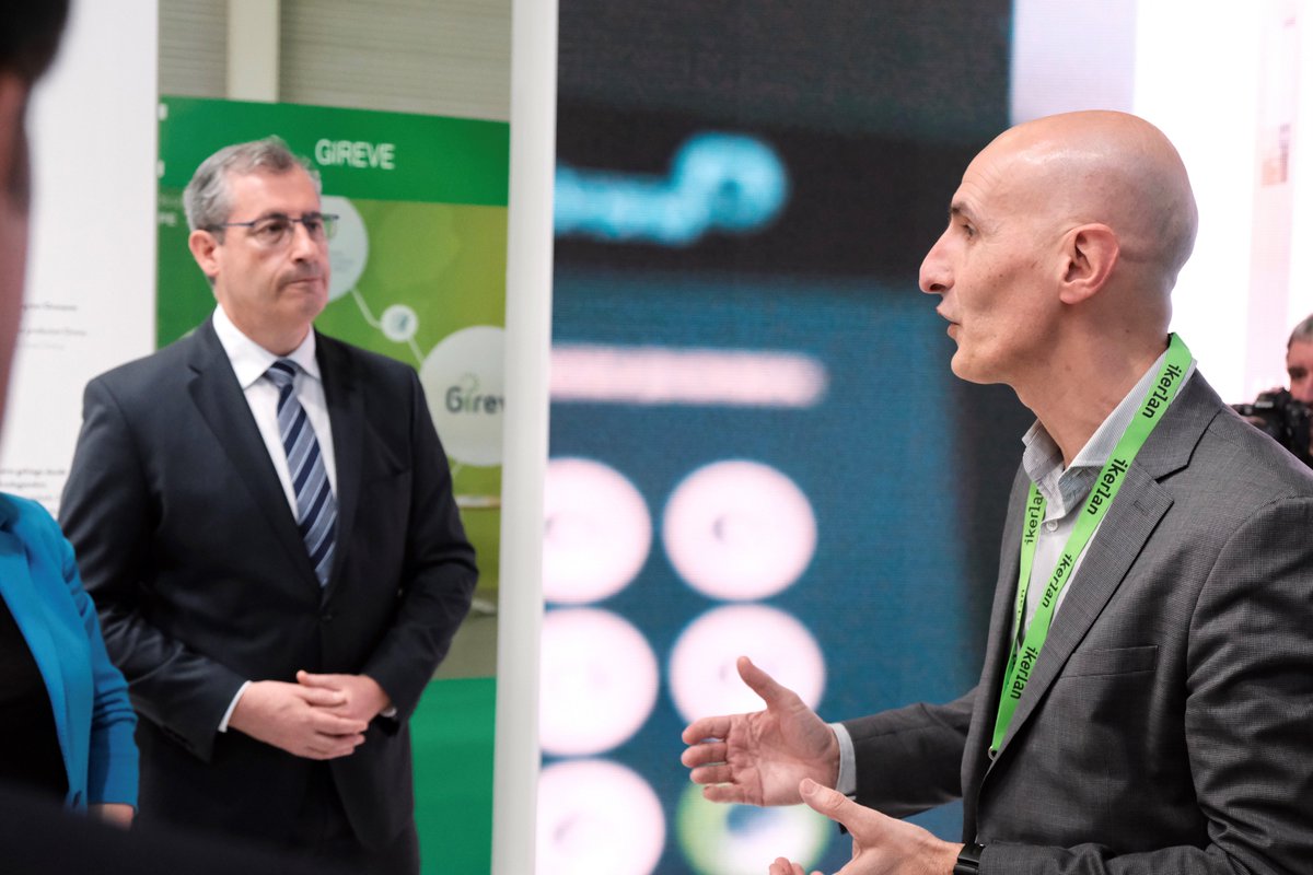 IKERLANofficial's tweet photo. 🔋🚌 Bukatu da @gomobilityexpo azoka! Mila esker gerturatu zareten denoi #Orona, @MUnibertsitatea eta IKERLANetik garatzen ditugun #elektromugikortasun eta #biltegiratze elektrikoaren #teknologiak ezagutzera. Laster arte! 👋 #GoMobility2020 #TeknologiaIzaera https://t.co/4C6MGwuEuz