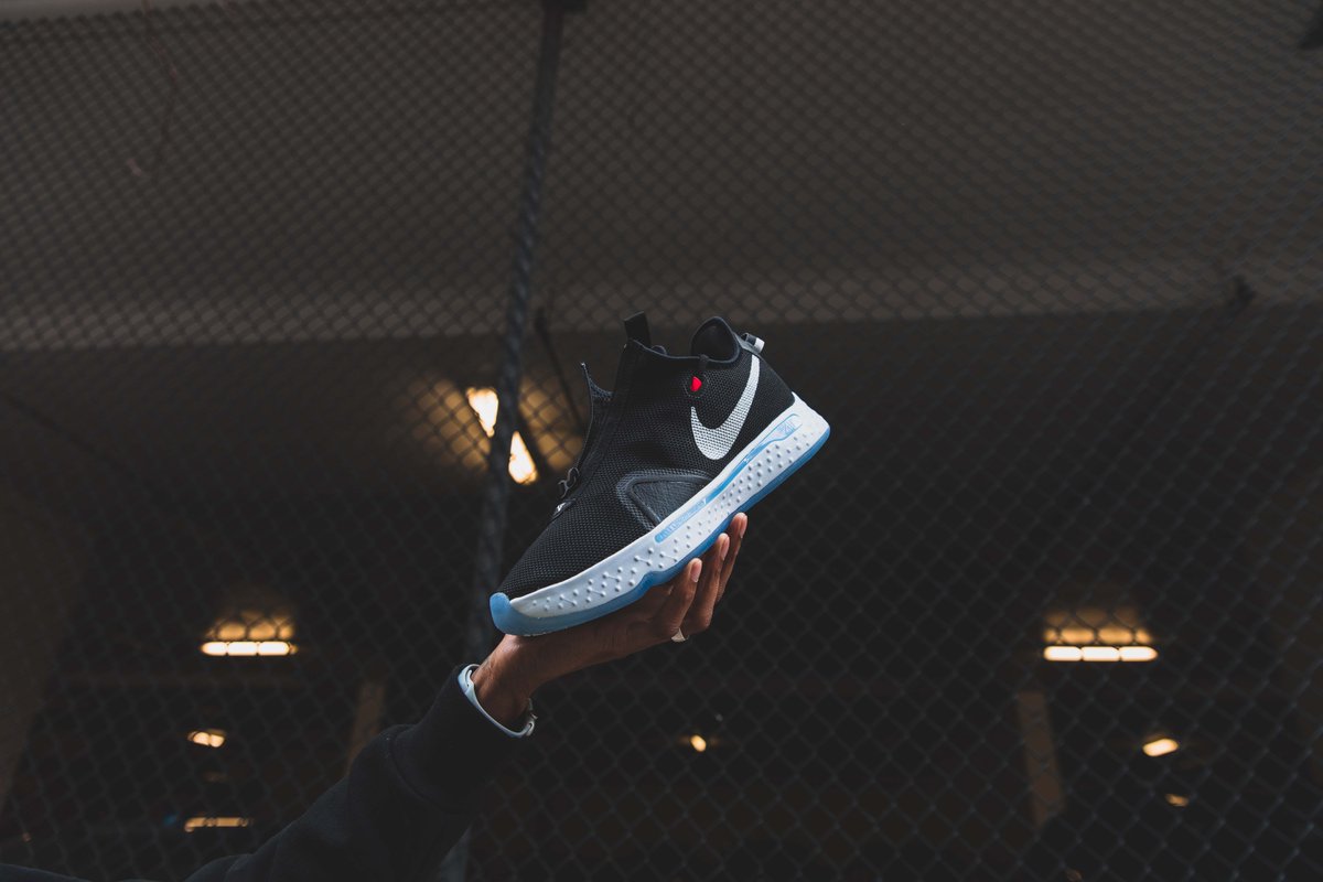 sneaker villa online