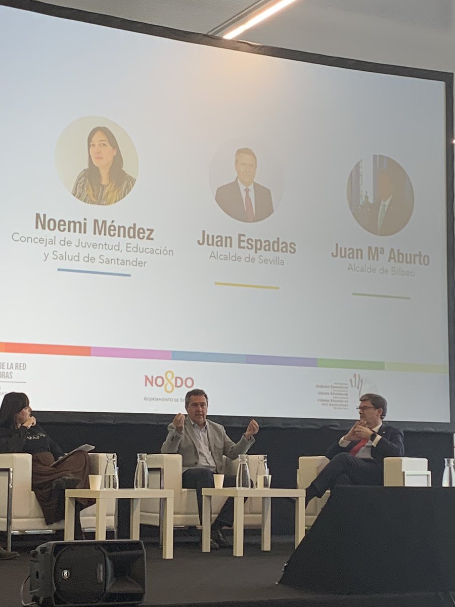Pillefo's tweet photo. #EncuentroRECE  #JuanEspadas: el reto educativo debe ser construir proyectos colaborativos inclusivos, con y desde las personas y desde el diálogo @BCNeducadora @EducatingCities @DiariEducacio https://t.co/xSuwvC67Pe