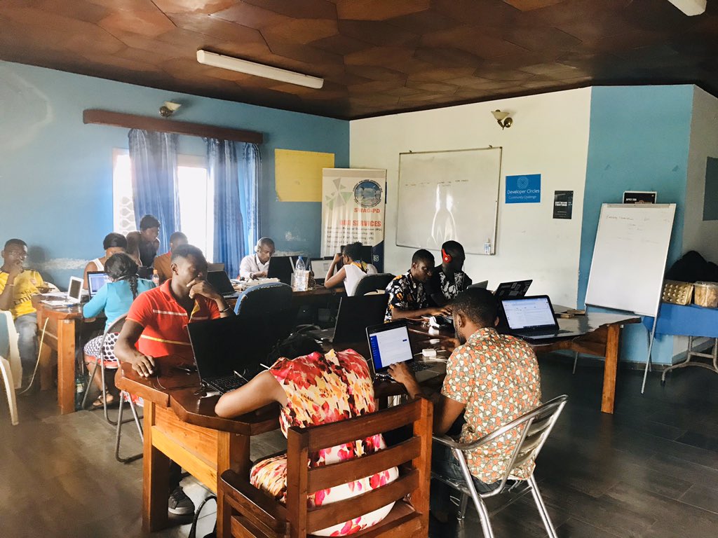 bontehengelbert's tweet photo. ✅ Today was a great day!
We stopped at @ActivSpaces Buea to visit and see what young and ambitious techies are doing to make Silicon Mountain Great 🏔
#BontehMedia #activspace #237community https://t.co/VKAwmE9u36