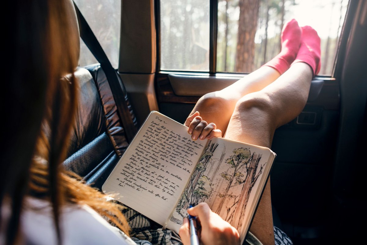 NancyScherlong's tweet photo. I know journaling works as a healing tool because reflective writing furthers my physical, emotional, spiritual, mental well-being by allowing me to focus on my internal experience of events, thereby further integrating and processing them. For more: https://t.co/goUcRbvDM1 https://t.co/wOFRIGVnKo