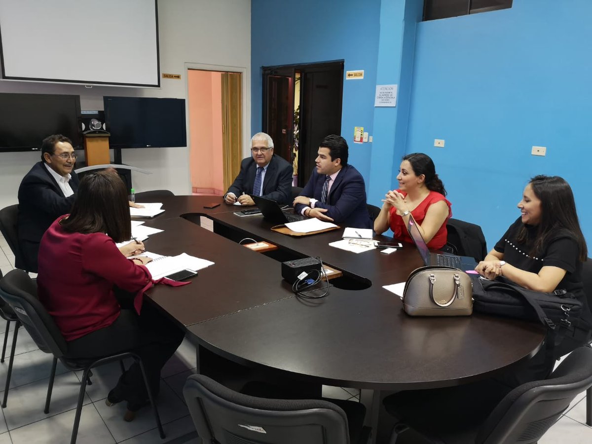 sernaHN's tweet photo. #MiAmbiente, sostuvo reunión con miembros del Comité de Administración del Contrato de Exploración Petrolera con la empresa AZIPETROL-CARIBX, con el fin de analizar, entre otros temas, la posible renovación de su licencia ambiental y la transición SEN- MI AMBIENTE. https://t.co/4pI3LOSIdj