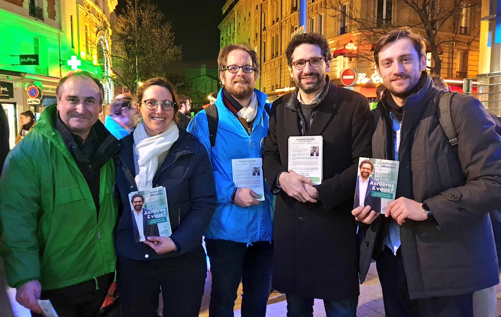 modem_asnieres's tweet photo. 💪 Depuis le début de l'aventure @Asnieresetvous, le @modem_asnieres et @AsnieresEM sont pleinement mobilisés au sein de la belle équipe d'@abrugere #Municipales2020 📖 Retrouvez nos propositions pour #Asnières dans le livre-projet #AsnièresEtVous 👉 https://t.co/EJVeA4zszk https://t.co/vREE5g461Z