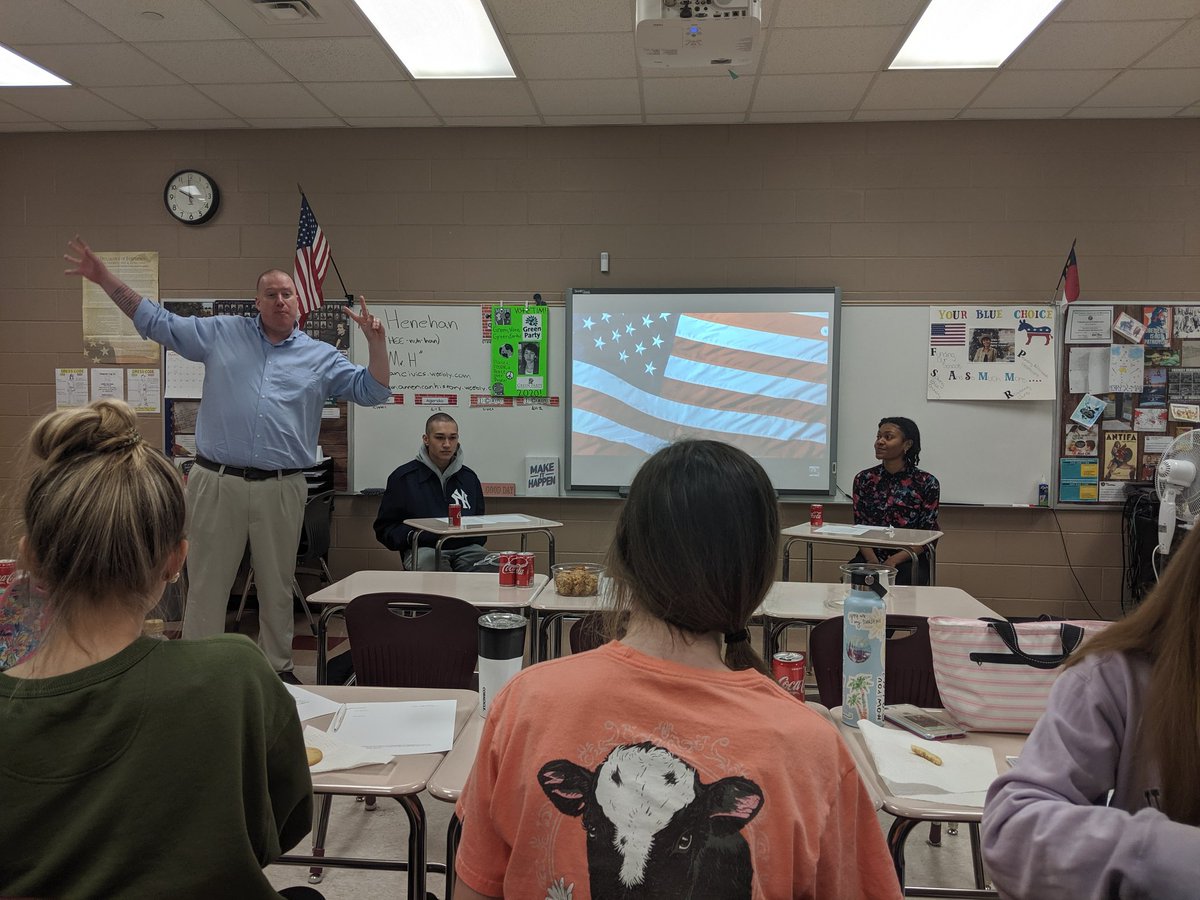 TechSavRichards's tweet photo. Incredible debate with Civic students @FHSRedRams! Two strong candidates share their opinions and strategies with REAL data!! #FHSNEXT https://t.co/M0vgqPfQts