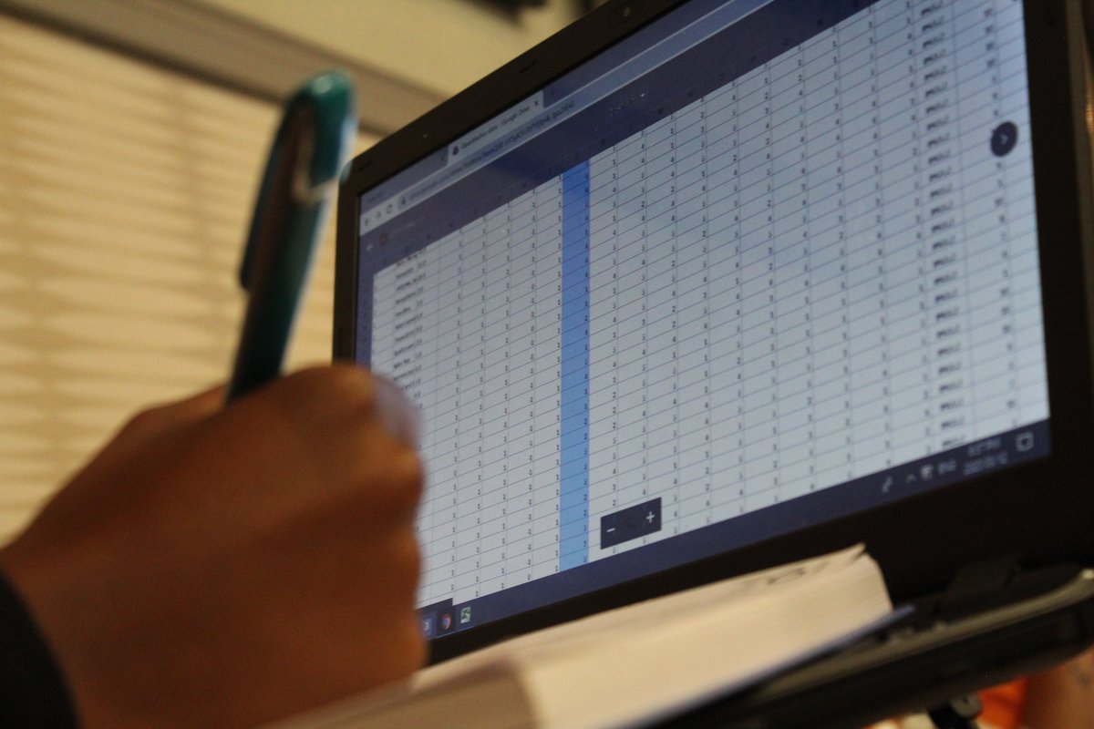 Geekulcha's tweet image. Crunching on that data. #DataScienceHack