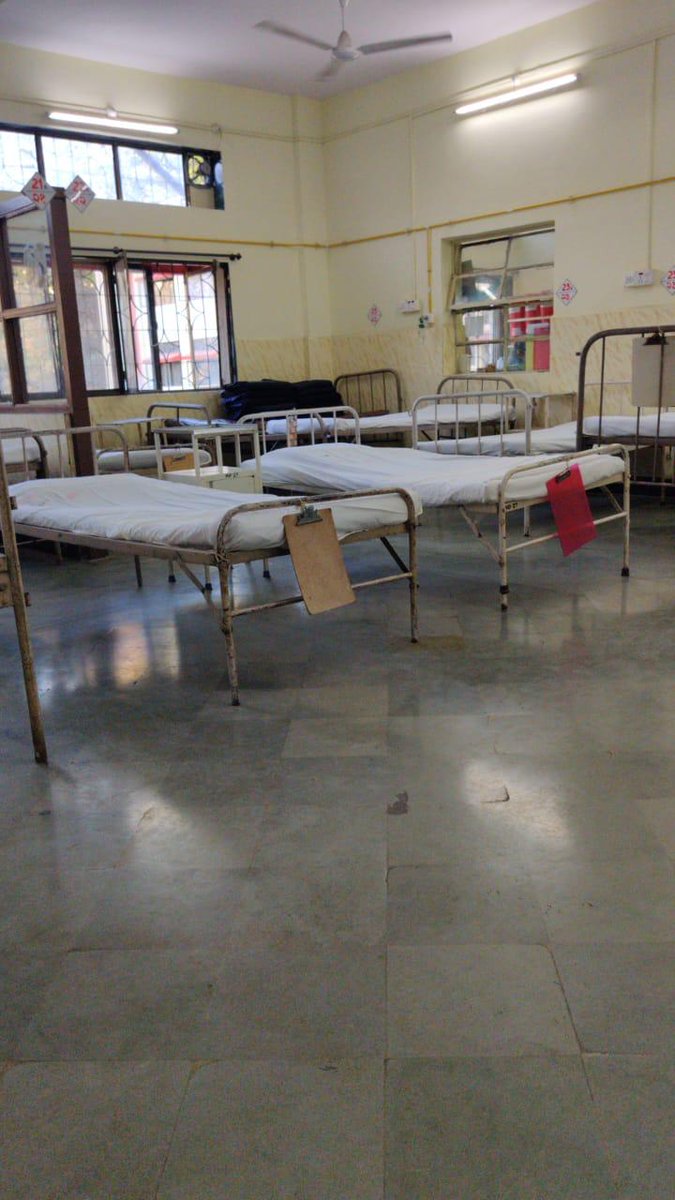 ankuagarwal's tweet photo. PLEASE HELP My friend is under observation at Ward 27 Kasturba Hospital Mumbai with 10 other patients. These bad conditions with poor sanitation, reckless staff attitude will not help contain the pandemic
@CMOMaharashtra @mybmc #CoronavirusPandemic #COVID19india #Mumbai https://t.co/j3iAPYW2yy
