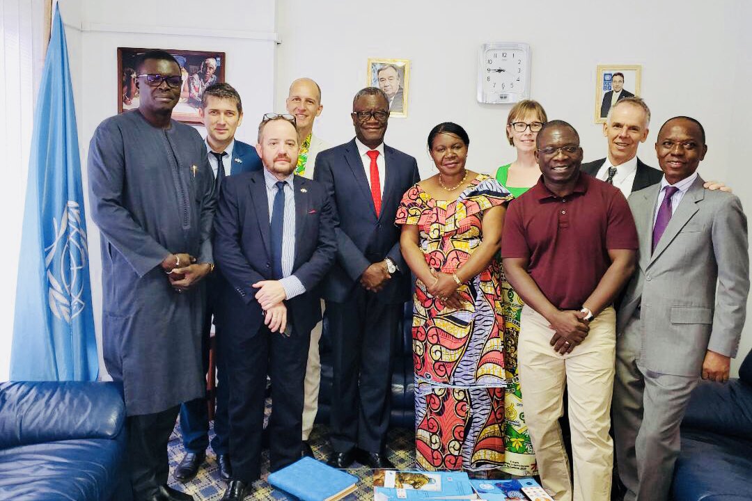 NicolasJSimard's tweet photo. Trรจs heureux de voir cette visite ร #Kinshasa dโun centre dโappui aux survivantes de violences sexuelles financรฉ par le #Canada #JAD avec le Prix Nobel Dr. @DenisMukwege ! Des #Fem5 aux #Fem7 et รงa continue! ๐ฉ๐ช๐จ๐ฆ๐บ๐ธ๐ซ๐ท๐ฌ๐ง๐ธ๐ช๐ช๐บ @PNUDRDC @UNFPARDC @unjhro #GenerationEgalite @ONUFemmes https://t.co/eRckmo3MUB