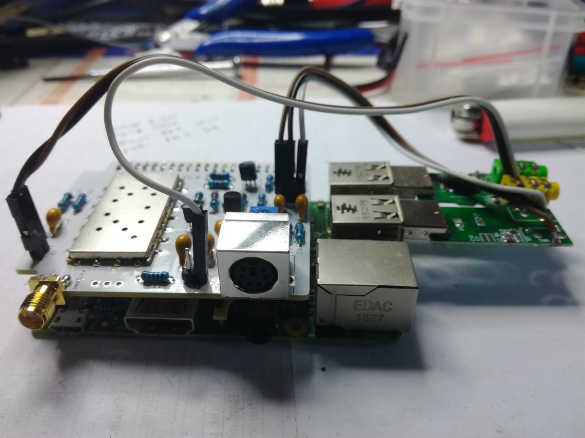 f5nlg's tweet photo. Nouvelle interface #Spotnik Zeta compatible #OrangepiPC #Raspberrypi 2 voies radio 1 via module SA818 , 1 pour un link #RRF bientôt disponible , test en cours ... https://t.co/N8Fwt7R7il