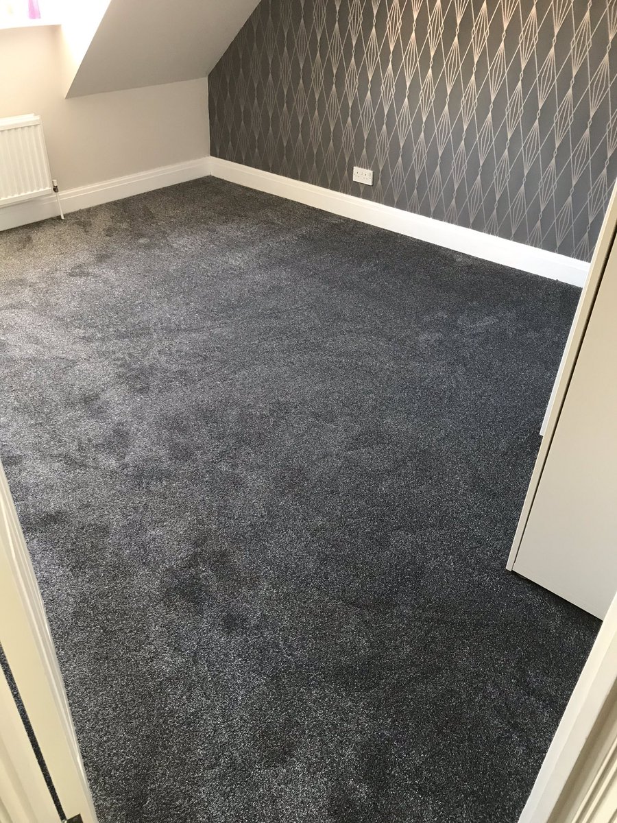 aw_flooring's tweet photo. Another busy day for the team getting lots of fluff down for our clients #awflooringessex #flooring #carpet https://t.co/Vbw8vZaqbm