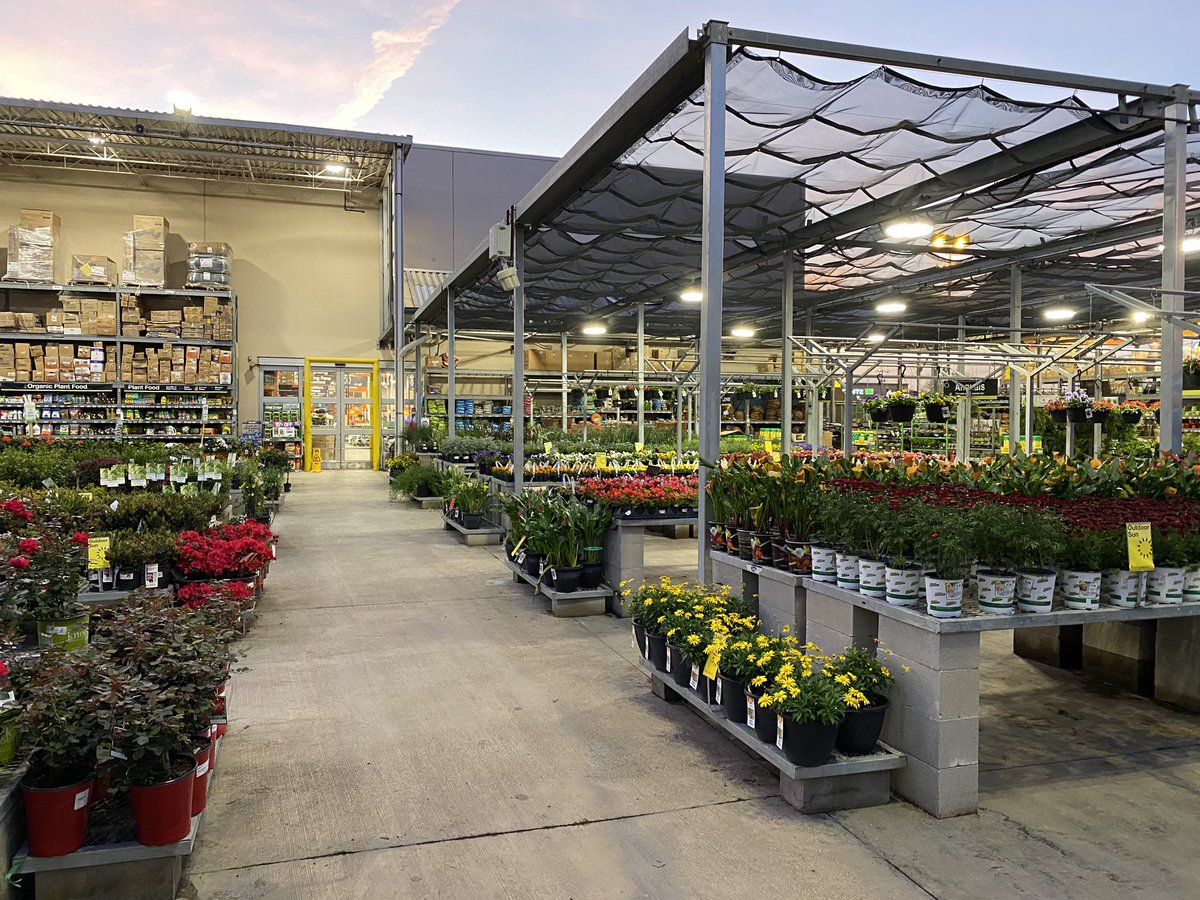 Tis the Spring... we are ready! Outside garden looks beautiful with so much color &amp; fully stocked. #spring #garden #flowers #6544 @bsb823 @steph24thomas <a href="/RiojasJaclyn/">Jaclyn</a>
