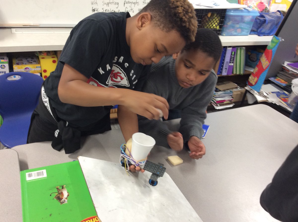 TeacherMe7's tweet photo. Practicing with real eggs. @HMSANTAFE @HMC1Proud @HMC1MeYouUs @clmerkerson https://t.co/CHBfv3mpUy