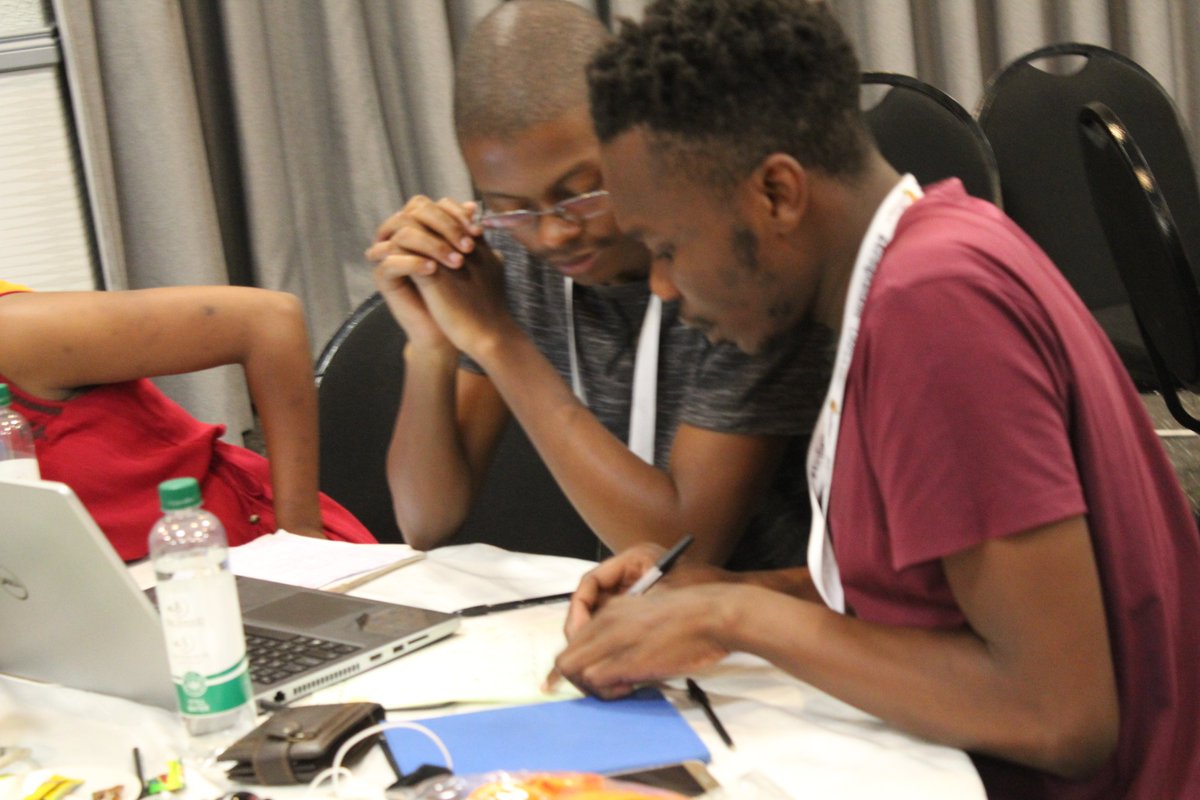 Geekulcha's tweet image. Team work makes dreamwork. #DataScienceHack