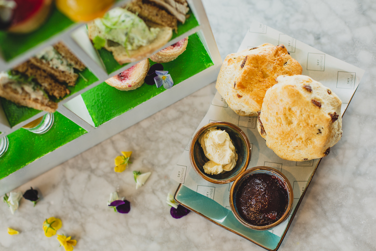 Keep mum sweet this #MothersDay with the ULTIMATE afternoon tea. 😍🍰 Call 0113 241 1007 to book! #AfternoonTea
