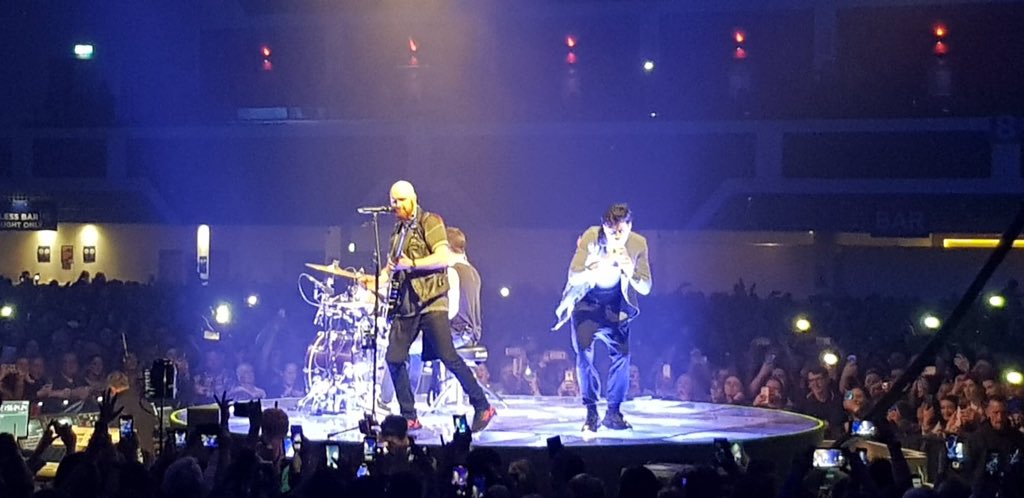 jawilliiams's tweet image. Amazing in Cardiff #thescript #TheScriptFamily #thescriptdanny #glenofthepower #SunsetsandFullMoonsTour