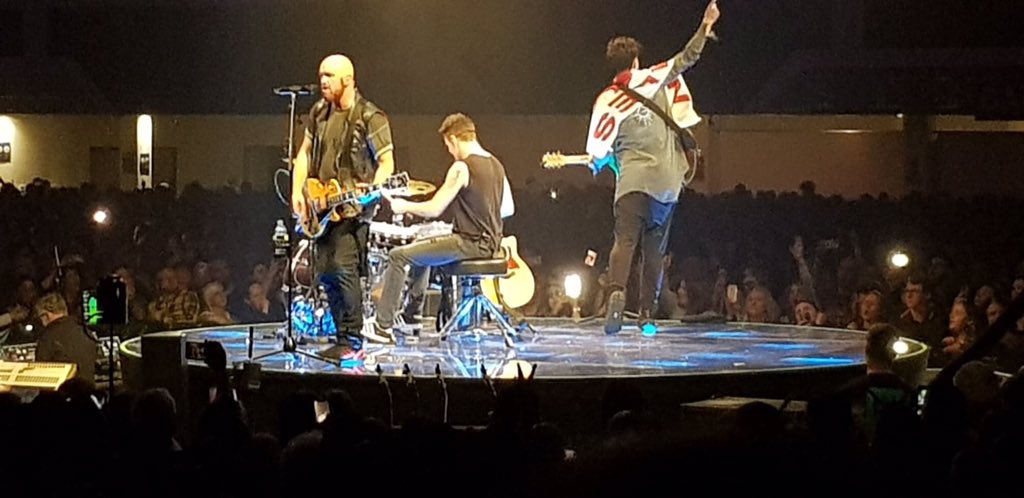 jawilliiams's tweet image. Amazing in Cardiff #thescript #TheScriptFamily #thescriptdanny #glenofthepower #SunsetsandFullMoonsTour