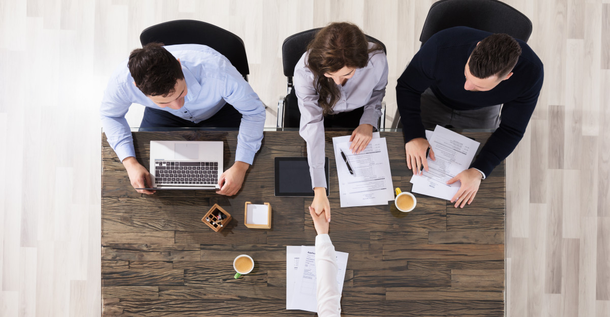 LouA's tweet photo. There's more to a job than the offer package - Here's how to uncover the truth https://t.co/3n3wAPbuLT - #jobs #jobvite #smartrecruiter #hiringsuccess #jobseeker #interviewquestions #glassdoor #winwinhiring  https://t.co/bzQxXj6WaG https://t.co/gpVRxkDcay