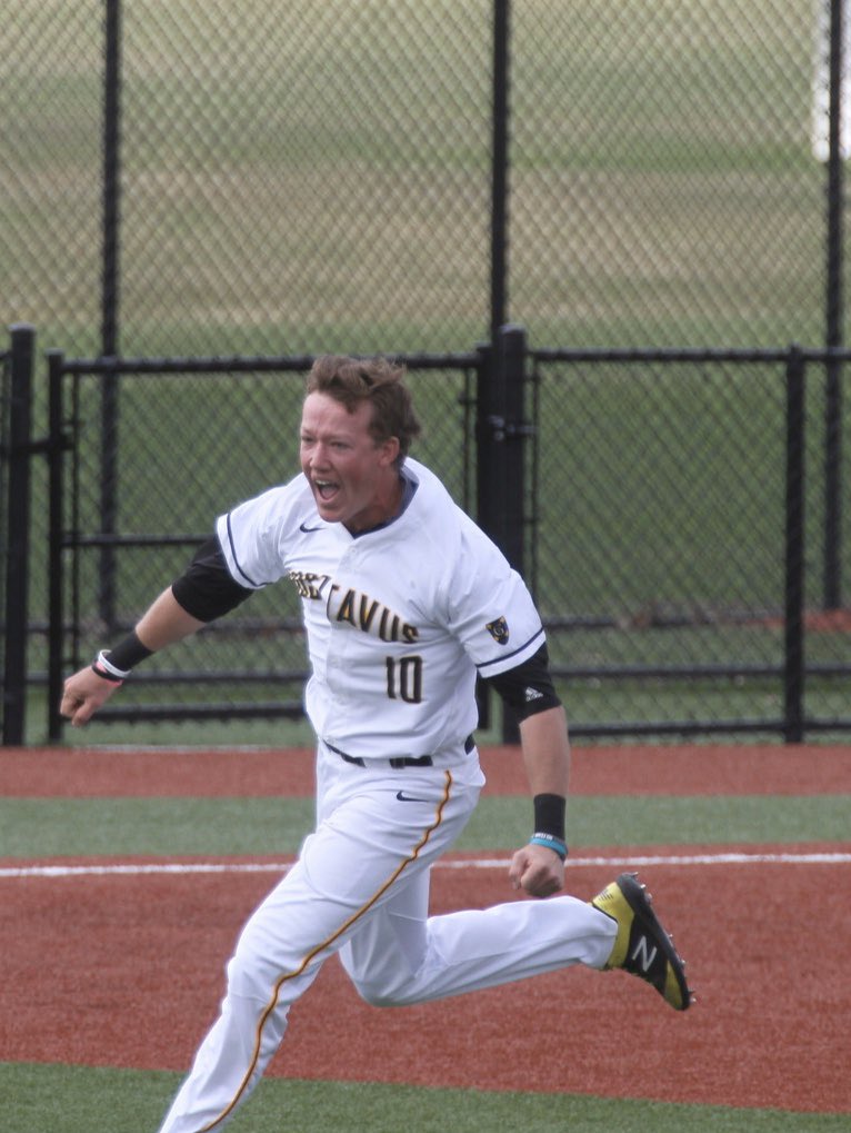 GustieBaseball's tweet photo. OPENING DAY!                                     Marion University @ 3
Valley State @ 6:30 https://t.co/wzQ37ARgYE