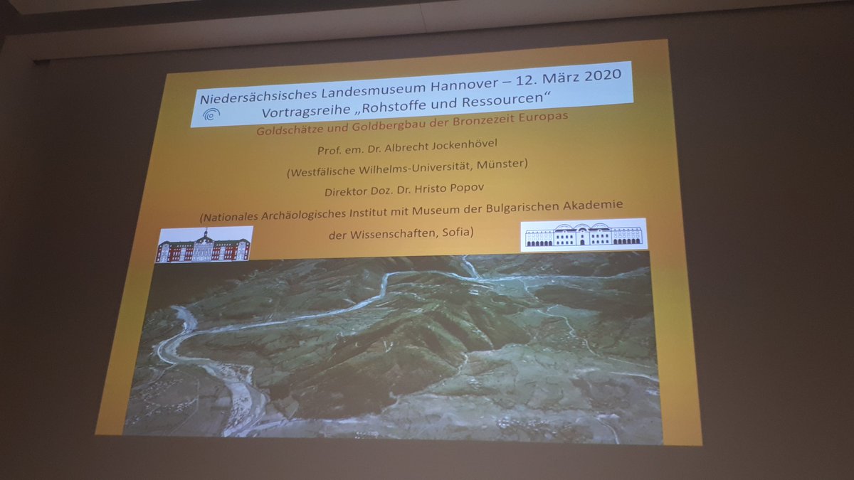 Jetzt: Prof. em. Dr. Albrecht Jockenhövel (Westfälische Wilhelms-Universität, Münster) und Dr. Hristo Popov (Nationales Archäologisches Institut der bulgarischen Akademie der Wissenschaften,Sofia) im @WeltenMuseum zu unserer WinterVortragsreihe mit dem Thema "Gold der Bronzezeit"