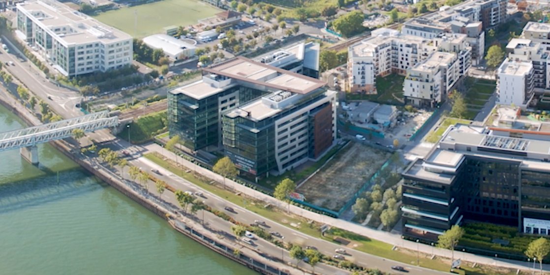 HKParis_'s tweet photo. Notre client #Eiffage #Aménagement a emmené @EnviroMag sur l'#écoquartier Bords de Seine d'Asnières (92). Découvrez comment les enjeux et les principes du développement durable y sont intégrés (dès 11'40")👉 https://t.co/N2Z9QVmQrW  
Merci @AgnesBretonSR ! 
@EiffageImmo https://t.co/heCRcLUoWs