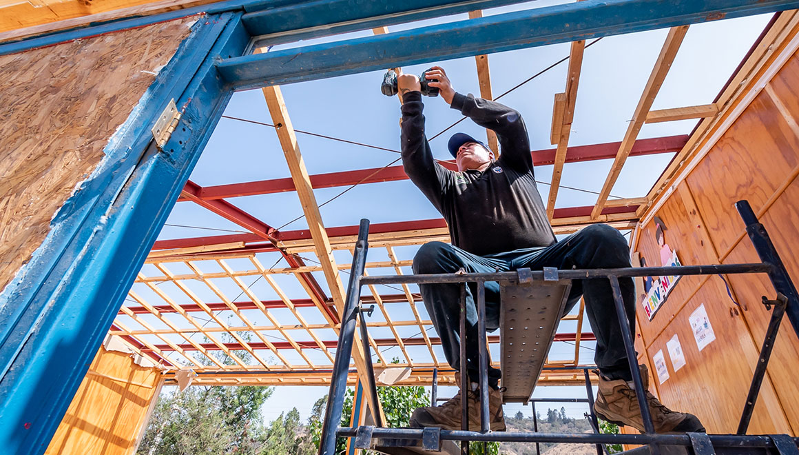 Con materiales locales y reciclados: construyen primera escuela sustentable de Chile 👍👍👍♻️♻️♻️ en #Cartagena
bit.ly/2TYMsGZ
#Reciclaje #economiacircular #Sustentabilidad
Iniciativa de: <a href="/superarpobreza/">Fundación Superación de la Pobreza</a> @CartagenaCambia y apoyo de <a href="/Unilever/">Unilever</a> <a href="/DIRECTV/">DIRECTV</a> <a href="/Disney/">Disney</a> y <a href="/NatGeo/">National Geographic</a>