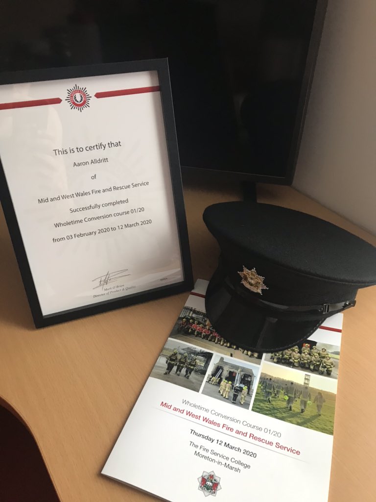 Wholetime conversion course complete😀🚒 fantastic 6 weeks with great people #firefamily #bestjobintheworld <a href="/FSCmoreton/">Fire Service College</a> <a href="/mawwfire/">Tân CGC / MAWW Fire</a> <a href="/01Course/">Conversion Course 01/20</a>