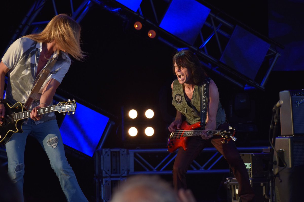 dtlphoto1's tweet photo. The Guess Who Band at EPCOT. Great Rockinโ Shows.
#waltdisneyworld
#epcotflowerandgardenfestival
#epcot
#gardenrocks
#gardenrocksconcert
#gardenrocksconcertseries
#theguesswho
#theguesswhoband
#rudysarzo
#garypeterson
#leonardshaw
#dereksharp
#willevankovich https://t.co/wyWcAe8YdJ