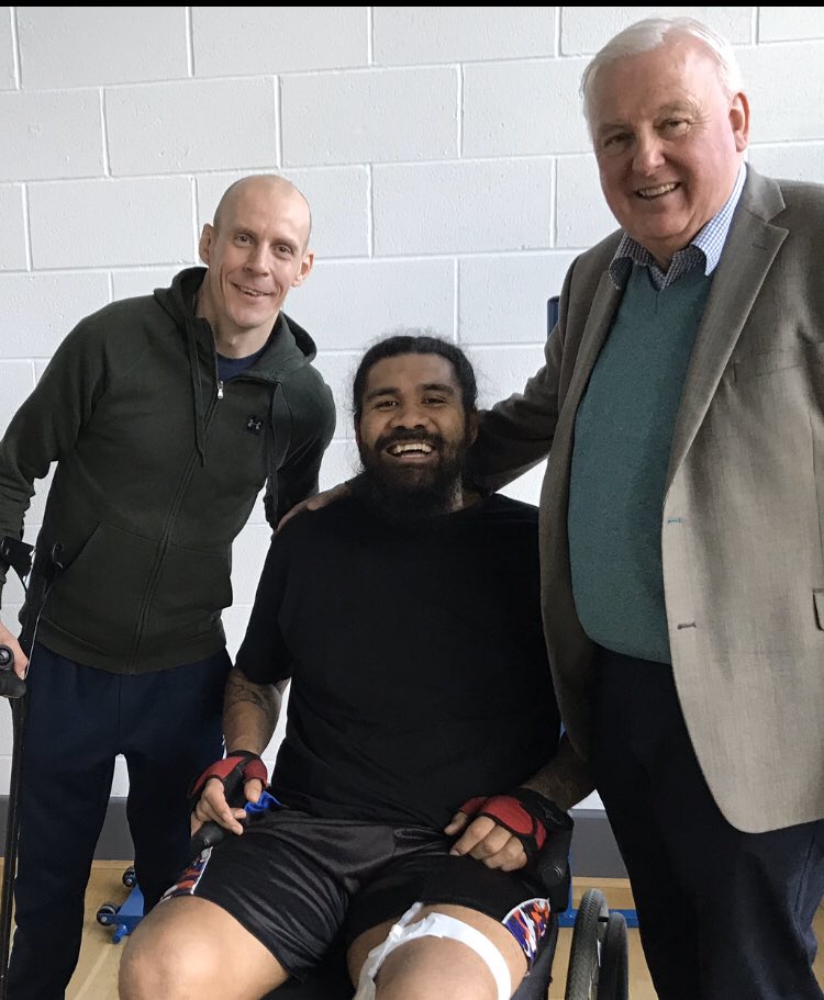 PeteStiv's tweet photo. Good to spend a couple of hours with the big guy @MoseMasoe and great to see him doing so well. Keep smiling champion . 👊🏻👍🏻 https://t.co/GVXTxUDXn9