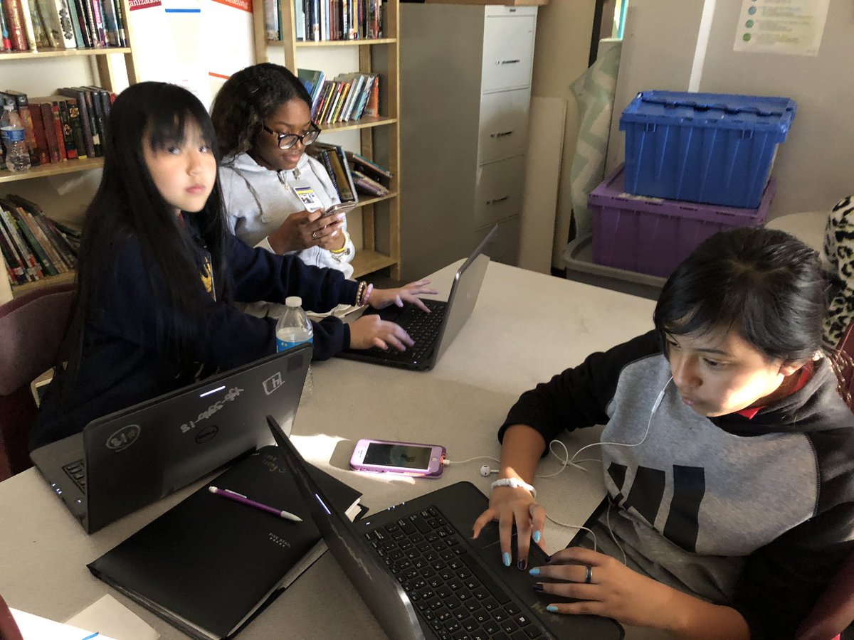 msBinSTEM's tweet photo. March 10th - we used technology to complete the final step of the engineering design process... COMMUNICATING! We finished up our presentations for the PBL show going on today! https://t.co/51ZxkRuc4i