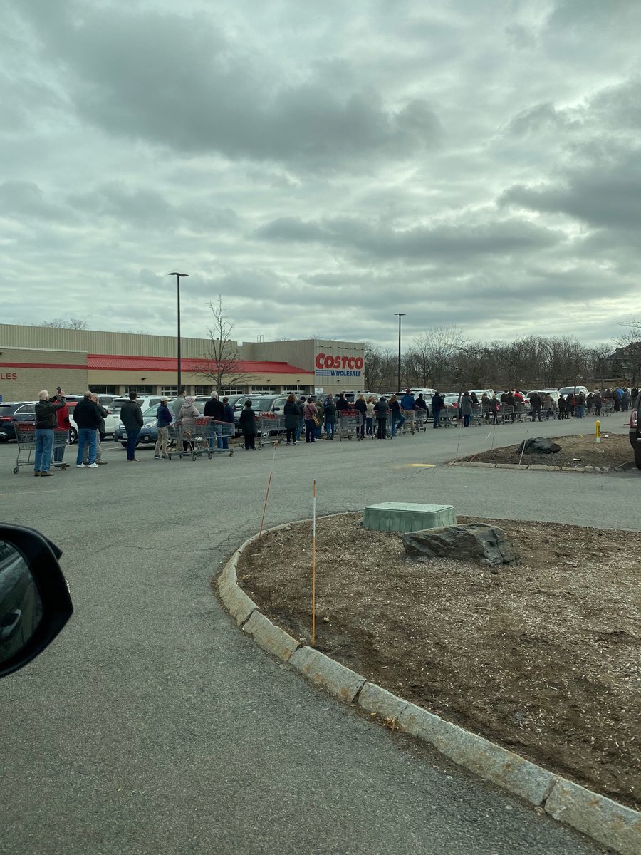 SouthieBets's tweet image. Dedham Massachusetts right now