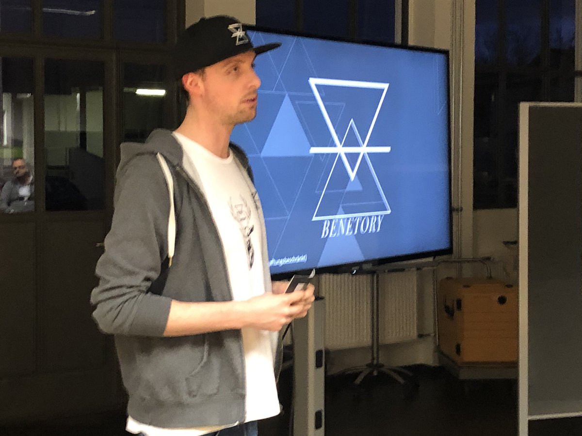VCG_GSchunk's tweet photo. Benetory heute in der #socialmediabusinesslounge #freestyle #fashion #nachhaltig #faire #Biomode aus #Würzburg #socialmedia @StefanEiselein @MPKemper @kanzlei_lexa https://t.co/m1sZd5I9a1