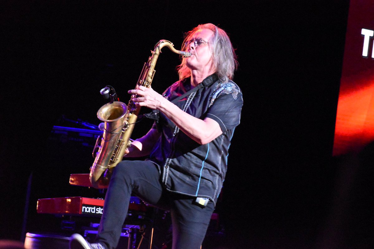 dtlphoto1's tweet photo. The Guess Who Band at EPCOT. Great Rockinโ Shows.
#waltdisneyworld
#epcotflowerandgardenfestival
#epcot
#gardenrocks
#gardenrocksconcert
#gardenrocksconcertseries
#theguesswho
#theguesswhoband
#rudysarzo
#garypeterson
#leonardshaw
#dereksharp
#willevankovich https://t.co/WMxe9HYnl7