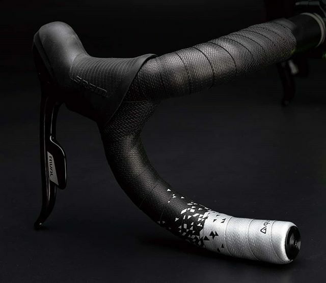 GUEE_Intl's tweet photo. This very special one is no 8/8 from the limited edition of the SL Dual bartape. It's shining silver.
The whole collection will be available from end of march 2020. .
. 
#GUEE #RideSmart #Bartape #SLDual
. . 
#limitededition #parisnice #iamspecialized #bikeaccessories #strav… https://t.co/fpD71XBcHk