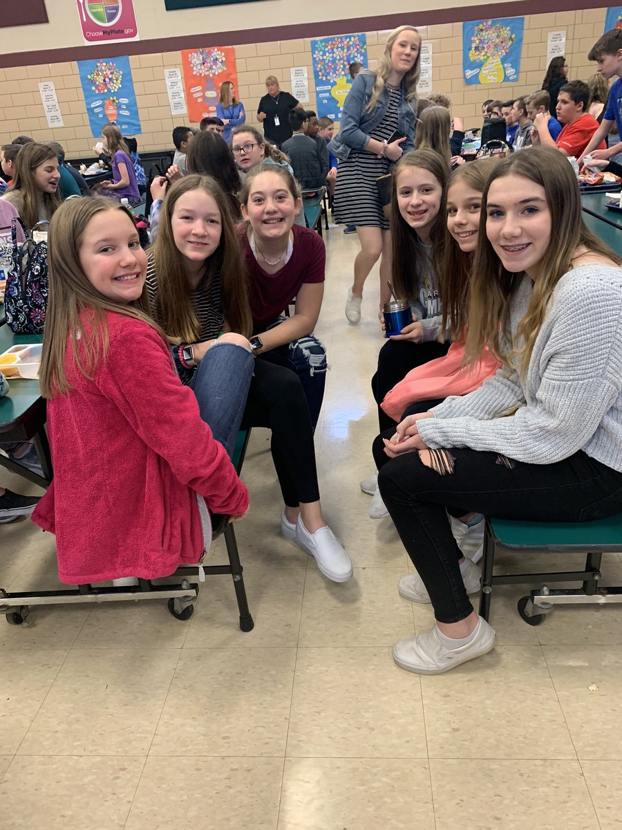 SVIHScounselors's tweet photo. Our @SVSD_IHS LEAD ambassadors visited @HMSRaiders today! We talked with 6th grade students about their transition to RGMS and talked to students in lunches about kindness! There were smiles everywhere!! #SVProud #SV1920 #SVLEAD #BeKindSV https://t.co/V5poDUzWuY