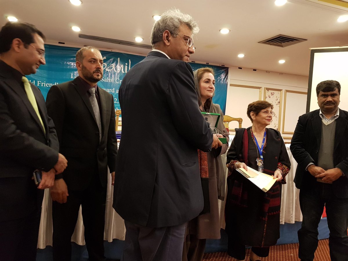 Sahil_NGO's tweet photo. In National category regarding Child Friendly Reporting Daily Dunya received the award. Mr. Mh. Adil is receiving the sheild by @MehnazAkberAziz Member National Assembly-Pakistan. #ChildFriendlyReporting
#ReportCSA https://t.co/IyOThCPro4