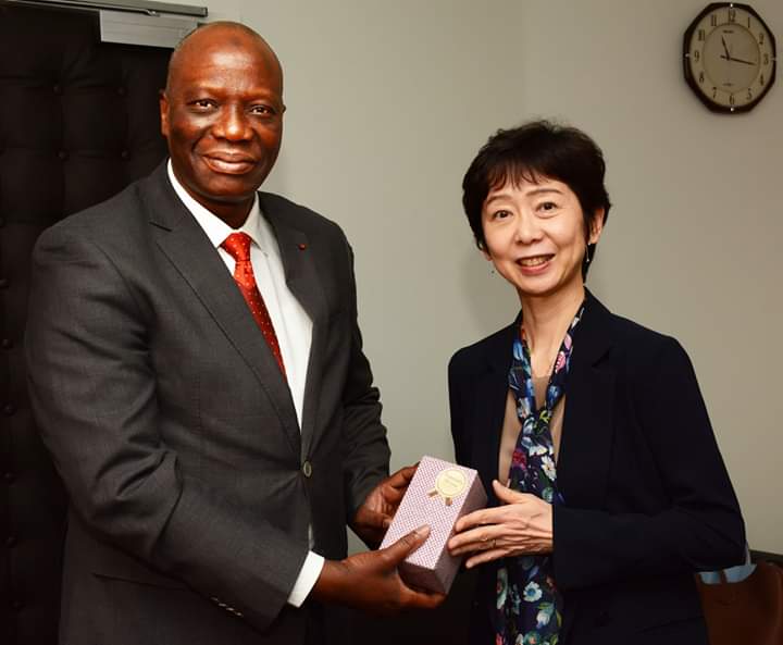 mamsanog's tweet photo. Jj'ai reçu ce jour  Madame YAMADA Makiko, Vice-Ministre japonais de  la Coordination de ia politique des affaires intérieures et le la Communication . Ce pays sollicite le soutien de la CI pour le poste de Directeur Général du Bureau international de l'UPU https://t.co/KDqFrM3jH8