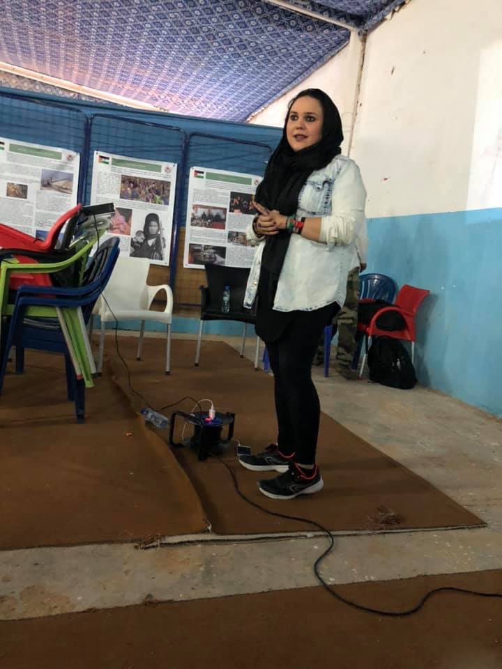 stopminas's tweet photo. Nuestra compañera Marta en el Foro Internacional de la Juventud en #Auserd compartiendo el trabajo contra las minas de la @aapss  y su experiencia en la #oslorevcon en la que participaron lxs Jardinerxs por la Paz formados por el proyecto #STOPMINAS apoyado por @CooperacionAND https://t.co/gdl2XuKWei