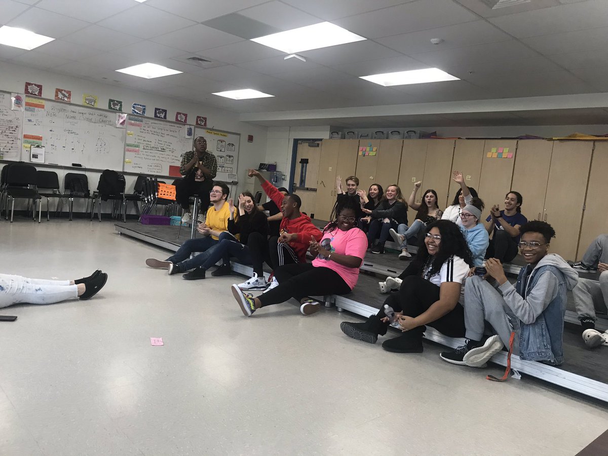 Valerie Adelung tweet media