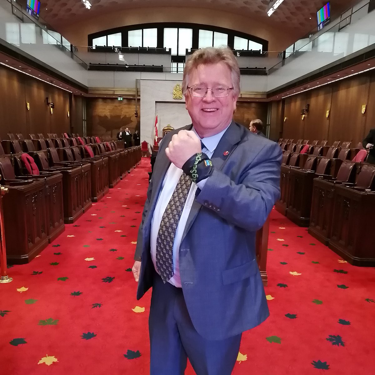 SenatorRobBlack's tweet photo. This #AgricultureLiteracyMonth, I'm proud to wear my bandanna to support @AgScapeON, @AITCCanada, and other initiatives focusing on educating youth about agriculture! #BandTogether #AgandRuralMatters #CdnAg https://t.co/v3wsbAObiO