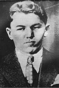 charlotteseasy's tweet photo. This week’s password was known by his mama as George, but by the rest of the world as a nickname that referred to his “small stature.” An American bank robber that was famous for teaming with John Dillinger, the duo was infamous for their dirty deeds. https://t.co/VBV3FBltQ8